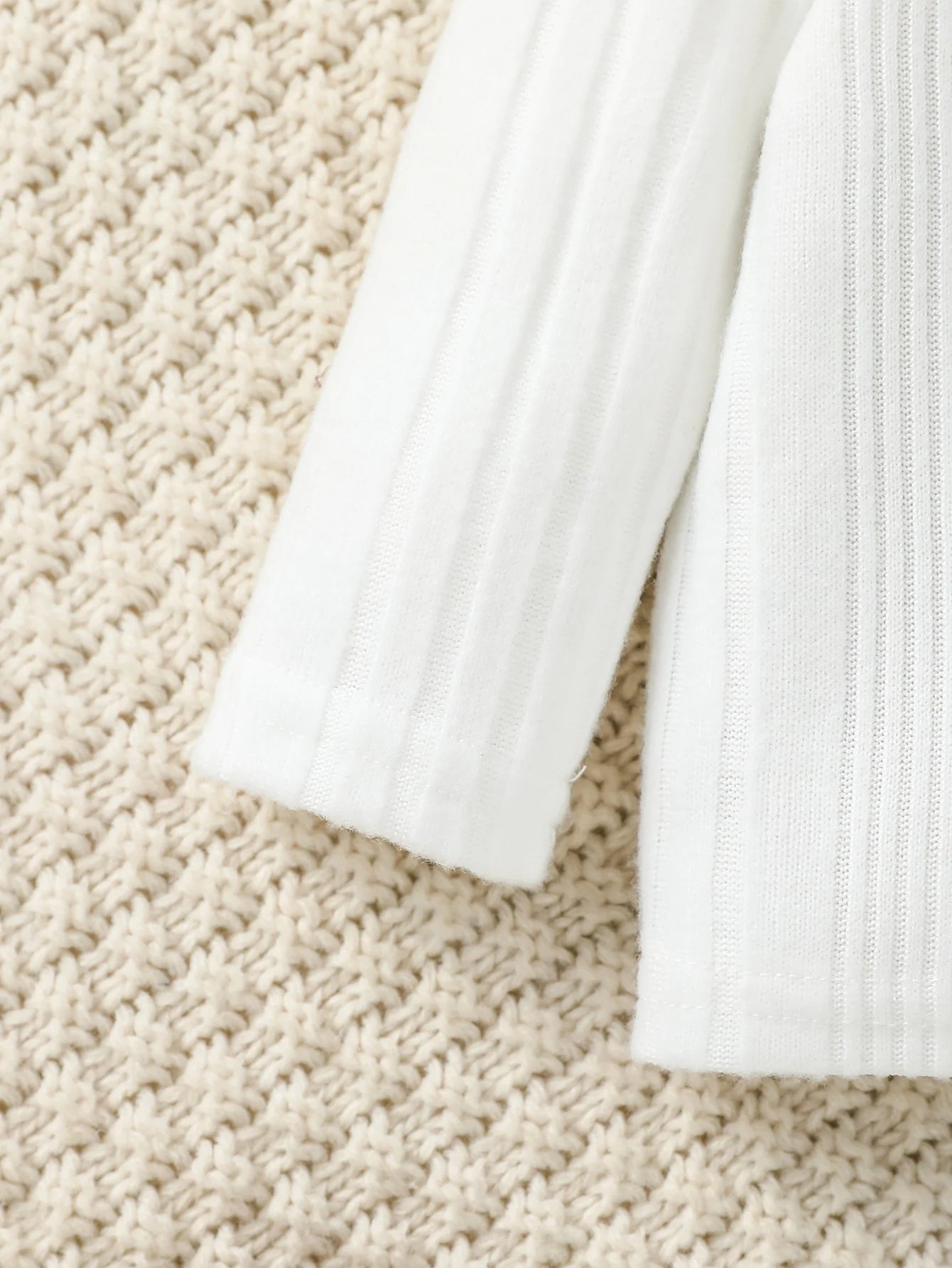 2Pcs Baby Clothing Set - Long Sleeve Top & Romper for Newborns - MamaNest